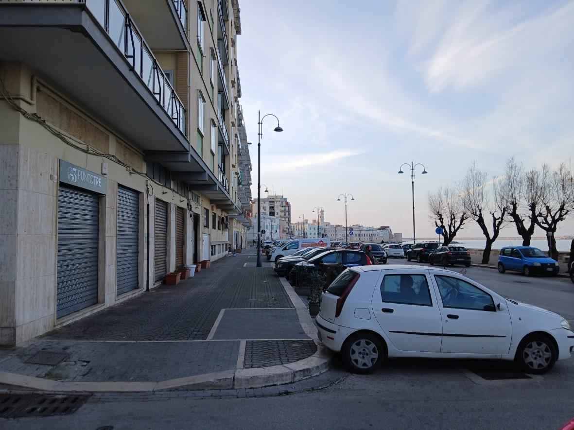 immobile negozio all'asta in Lungomare M Colonna, 102, 70056 Molfetta BA, Italia Molfetta, Bari - 2
