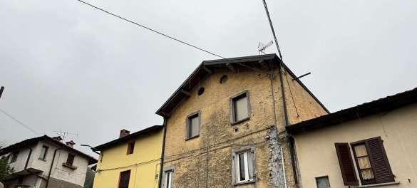 immobile appartamento all'asta in Vicolo Vira 8 - 21034 Cocquio-Trevisago (VA) - 1