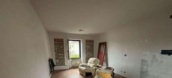 immobile appartamento all'asta in Vicolo Vira 8 - 21034 Cocquio-Trevisago (VA) - 5