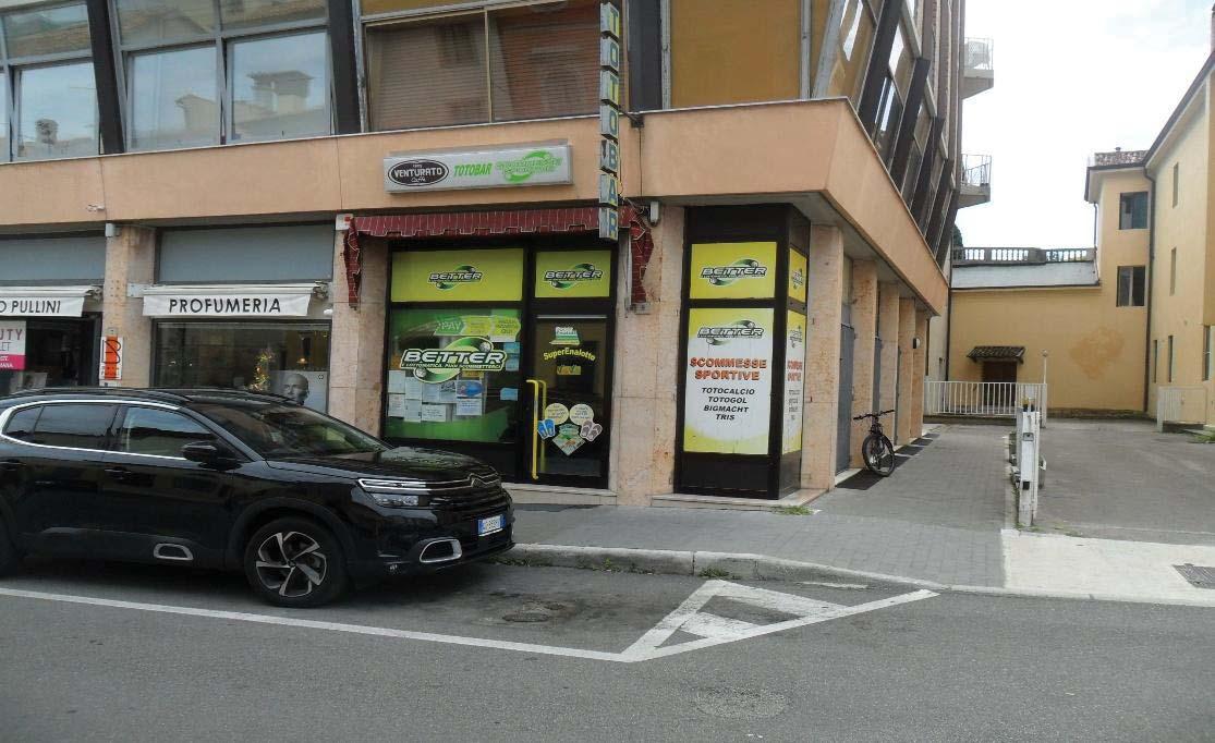 immobile negozio all'asta in Via Lorenzo Da Ponte, 9 - 31029 Vittorio Veneto (TV) - 1