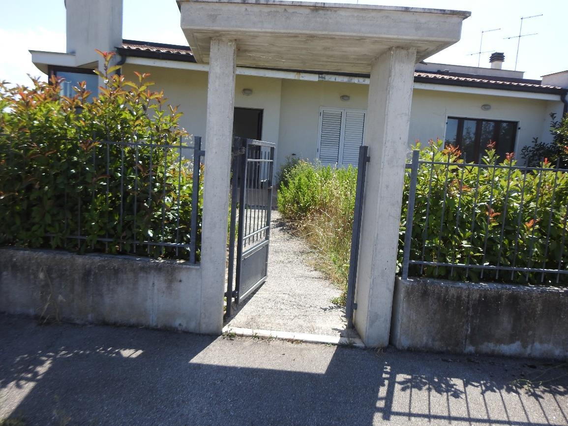 immobile villa all'asta in Via Frazione Musone, 62019 Recanati MC, Italia Recanati, Macerata - 1