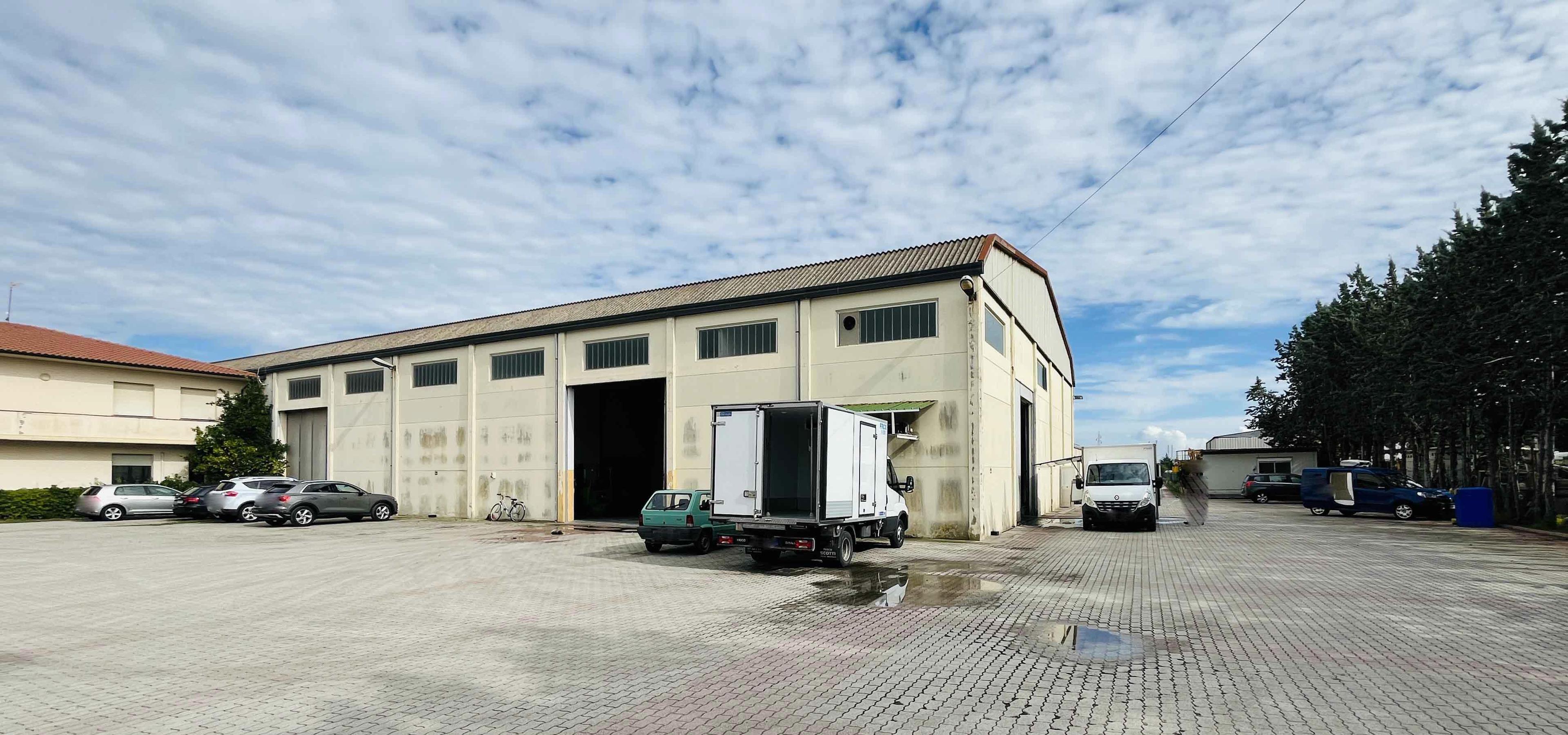 immobile attivita commerciale all'asta in località  Montegemoli, via Ombrone n 8 - Piombino (LI) - 3