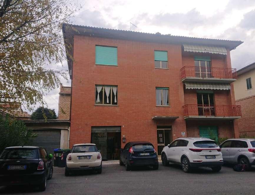 immobile magazzino all'asta in Viale Piero Calamandrei SNC, 53045 Montepulciano SI, Italia Montepulciano, Siena - 1