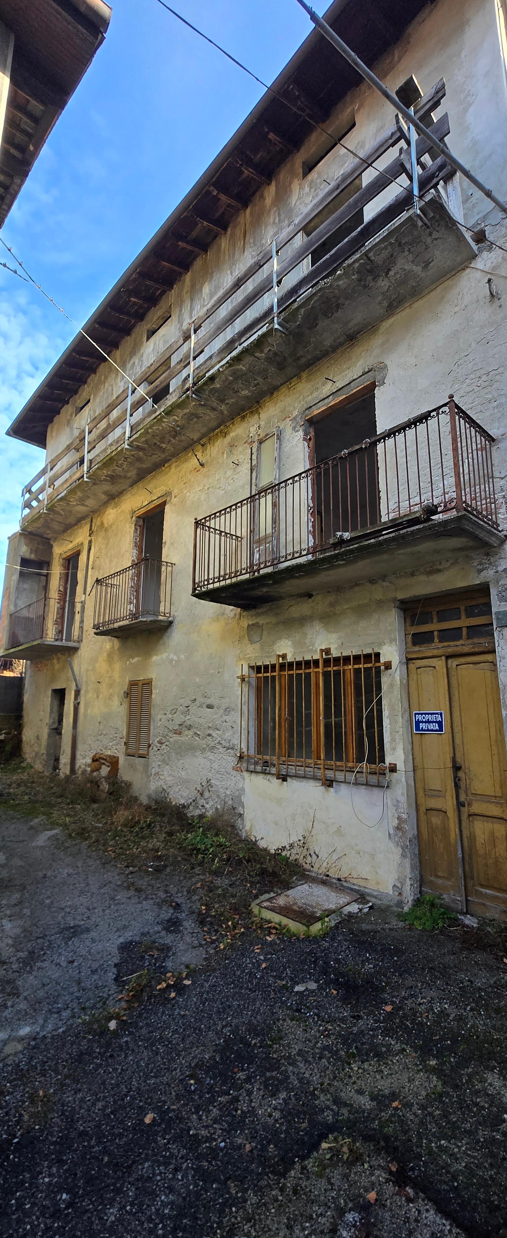 immobile casa singola all'asta in Vicolo Giordanengo, 12019 Vernante CN, Italia Vernante, Cuneo - 1