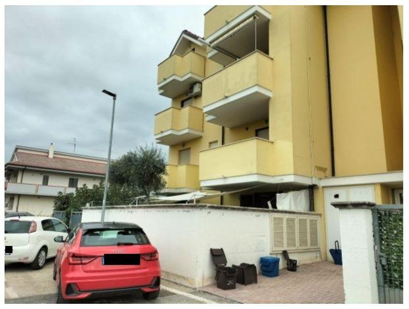 immobile appartamento all'asta in Via Giulio Monteverde, 22, 65015 Montesilvano PE, Italia Montesilvano, Pescara - 2