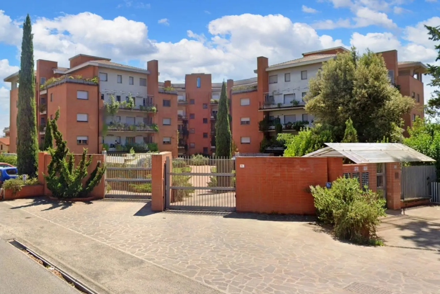 immobile appartamento all'asta in Via Fontana delle Fosse, 75, 00049 Velletri RM, Italia Velletri, Roma - 1