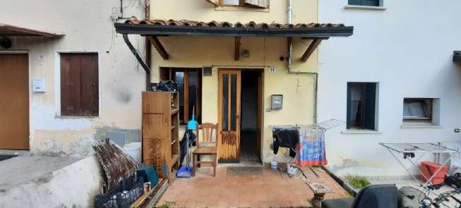 immobile appartamento all'asta in Via Calavena Alta, 44 - 36071 Arzignano VI, Italia Arzignano, Vicenza - 1