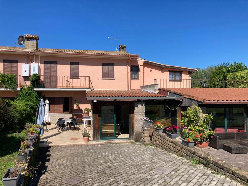 immobile appartamento all'asta in Via Grotta Finocchiara 7 - 01030 Monterosi (VT) - 1