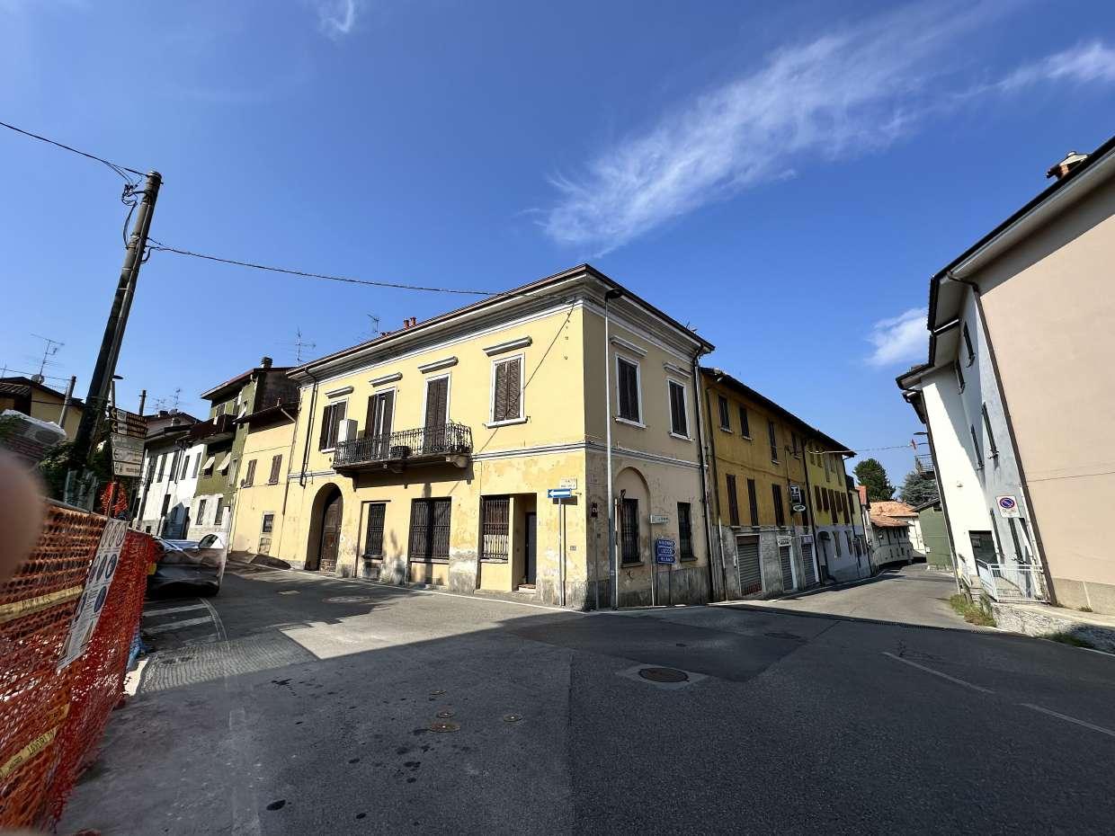immobile appartamento all'asta in Via Madonnina 6 - 20050 Veduggio con Colzano (MB) - 1