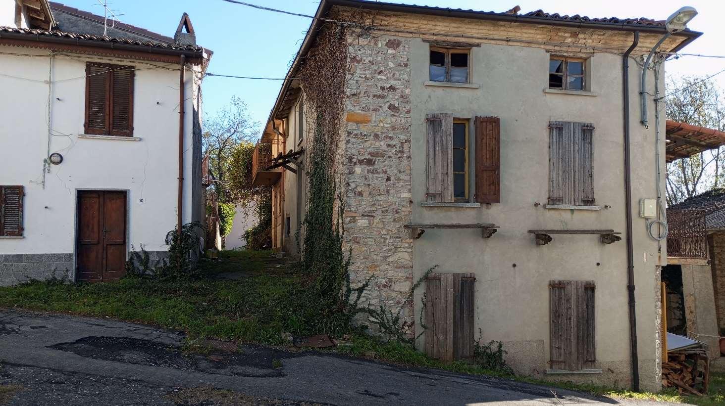 immobile appartamento all'asta in Localita' Canova di Moncasacco snc - 29031 Alta Val Tidone (PC) - 1