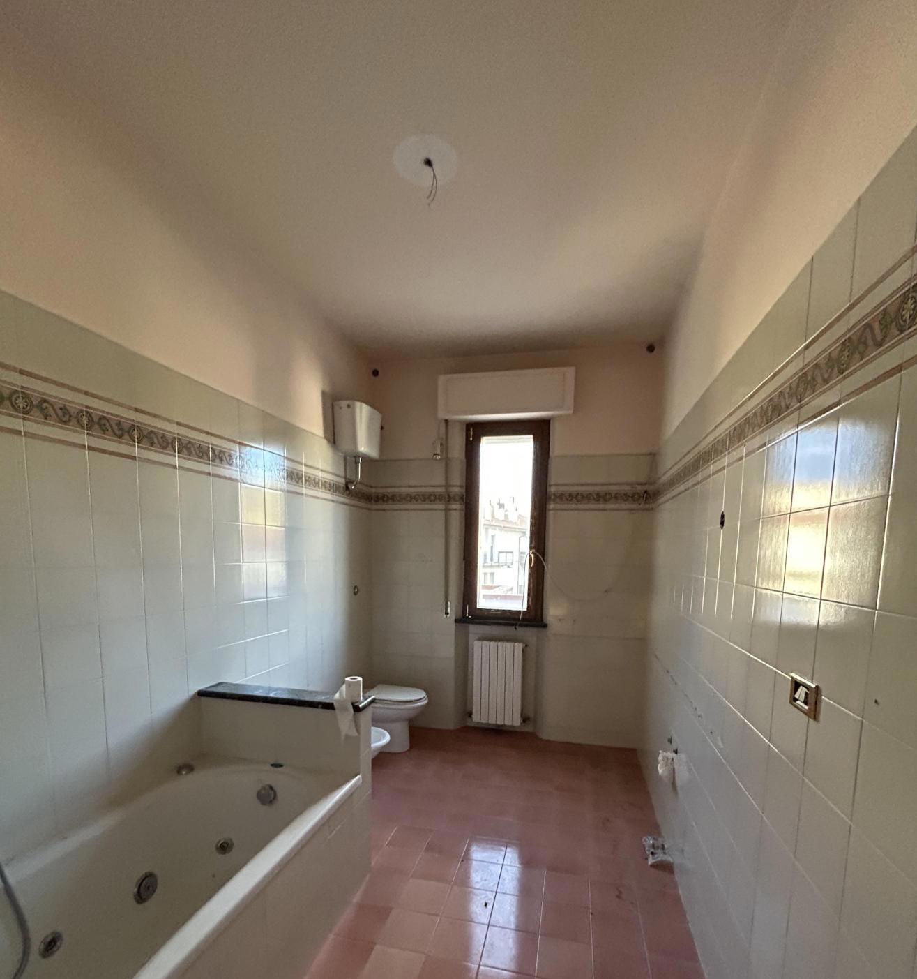 immobile appartamento all'asta in Via Ugo Foscolo, 3, 60030 Moie AN, Italia - Maiolati Spontini (AN) - 3