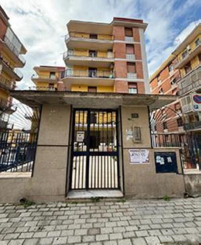 immobile appartamento all'asta in Via Antonio Gramsci n 13 - 80059 Torre del Greco (NA) - 1