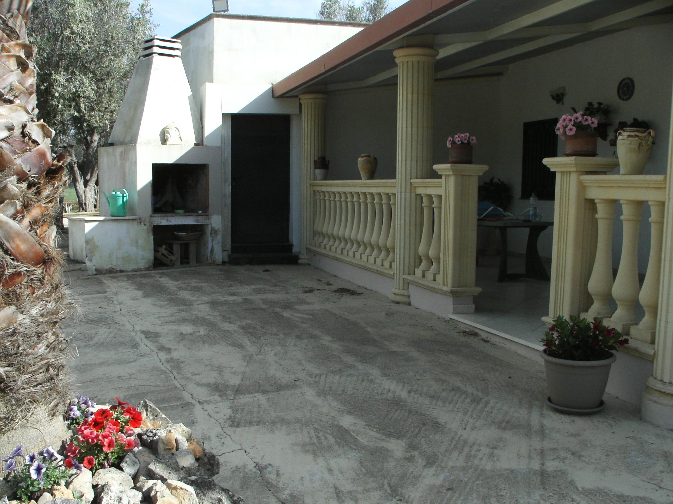 immobile villa all'asta in VIA PROVLE COLLEPASSO - 73040 Neviano (LE) - 2