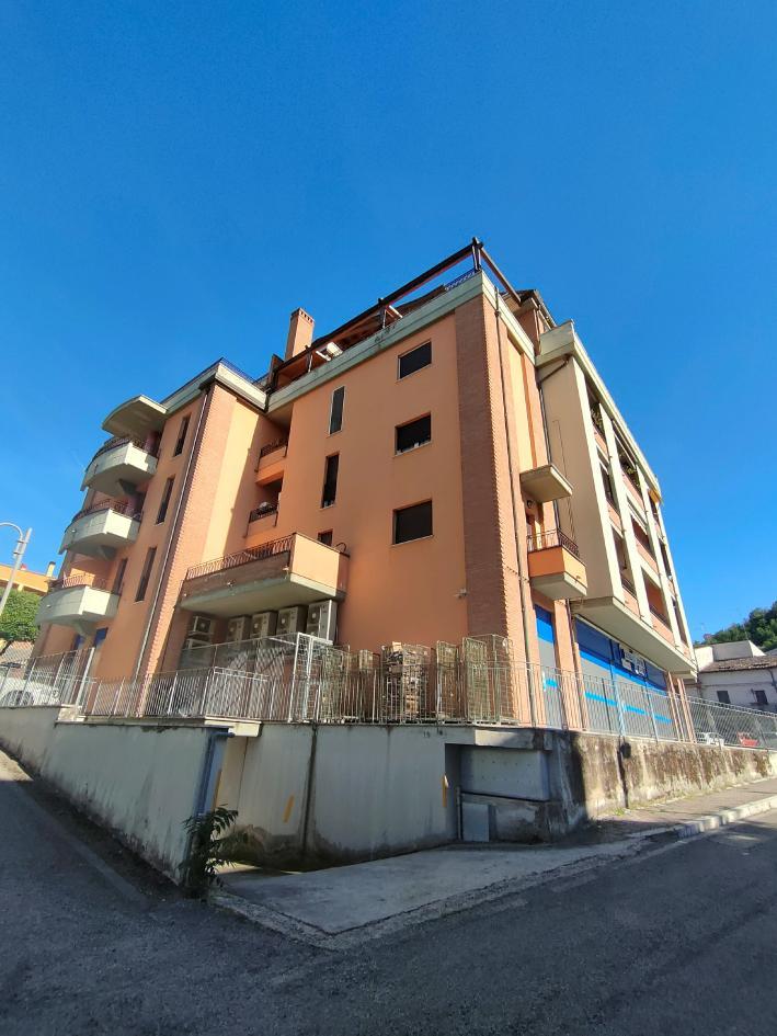 immobile appartamento all'asta in Piazza Ferrari 39 - 64046 Montorio al Vomano (TE) - 1