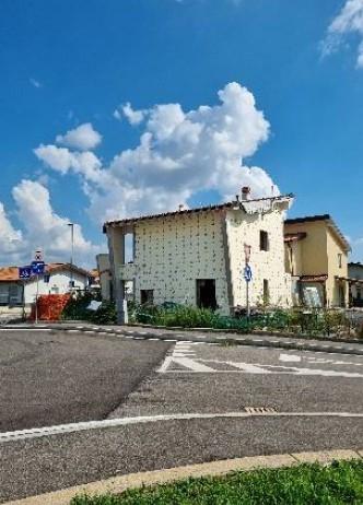 immobile terreno all'asta in 24020 Scanzorosciate BG, Italia Scanzorosciate, Bergamo - 1