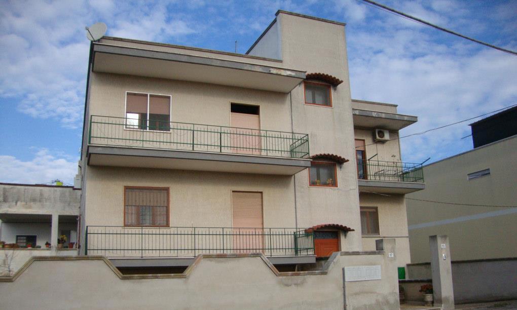 immobile appartamento all'asta in Via Ugo Foscolo, 15, 74021 Carosino TA, Italia Carosino, Taranto - 2