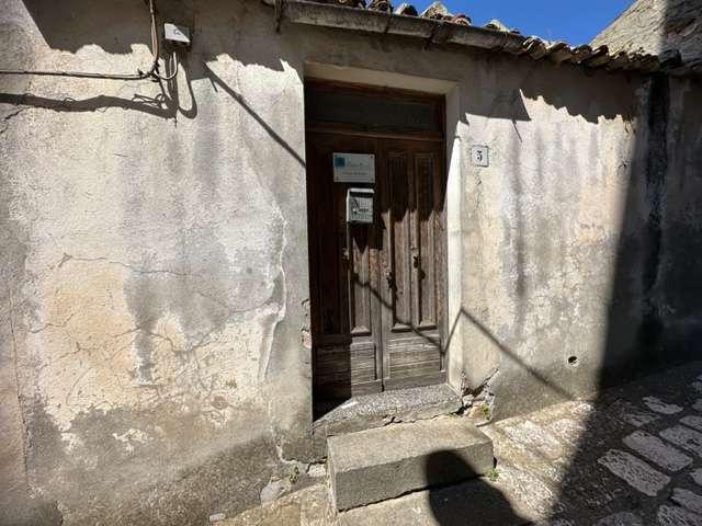 immobile appartamento all'asta in Via Nizza - 75021 Colobraro (MT) - 1