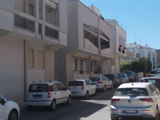 immobile appartamento all'asta in Viale Aldo Moro, 4, 70011 Alberobello BA, Italia Alberobello, Bari - 2