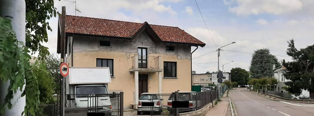 immobile appartamento all'asta in Via Giacomo Matteotti  15 - 21045 Gazzada Schianno (VA) - 2