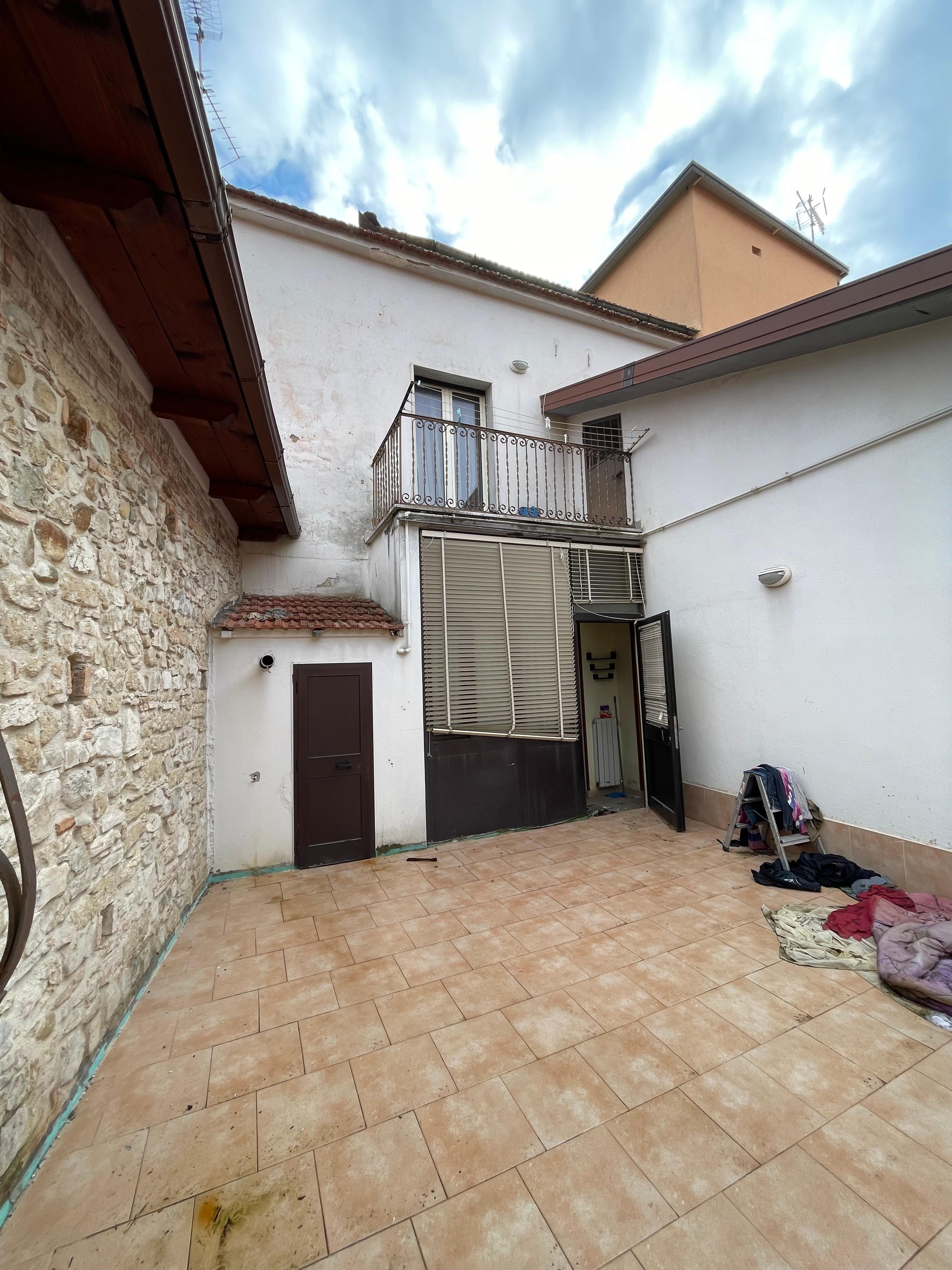 immobile appartamento all'asta in Vico Porta Nuova n 21 / Via Felice Fimbrio - 82100 Benevento (BN) - 1