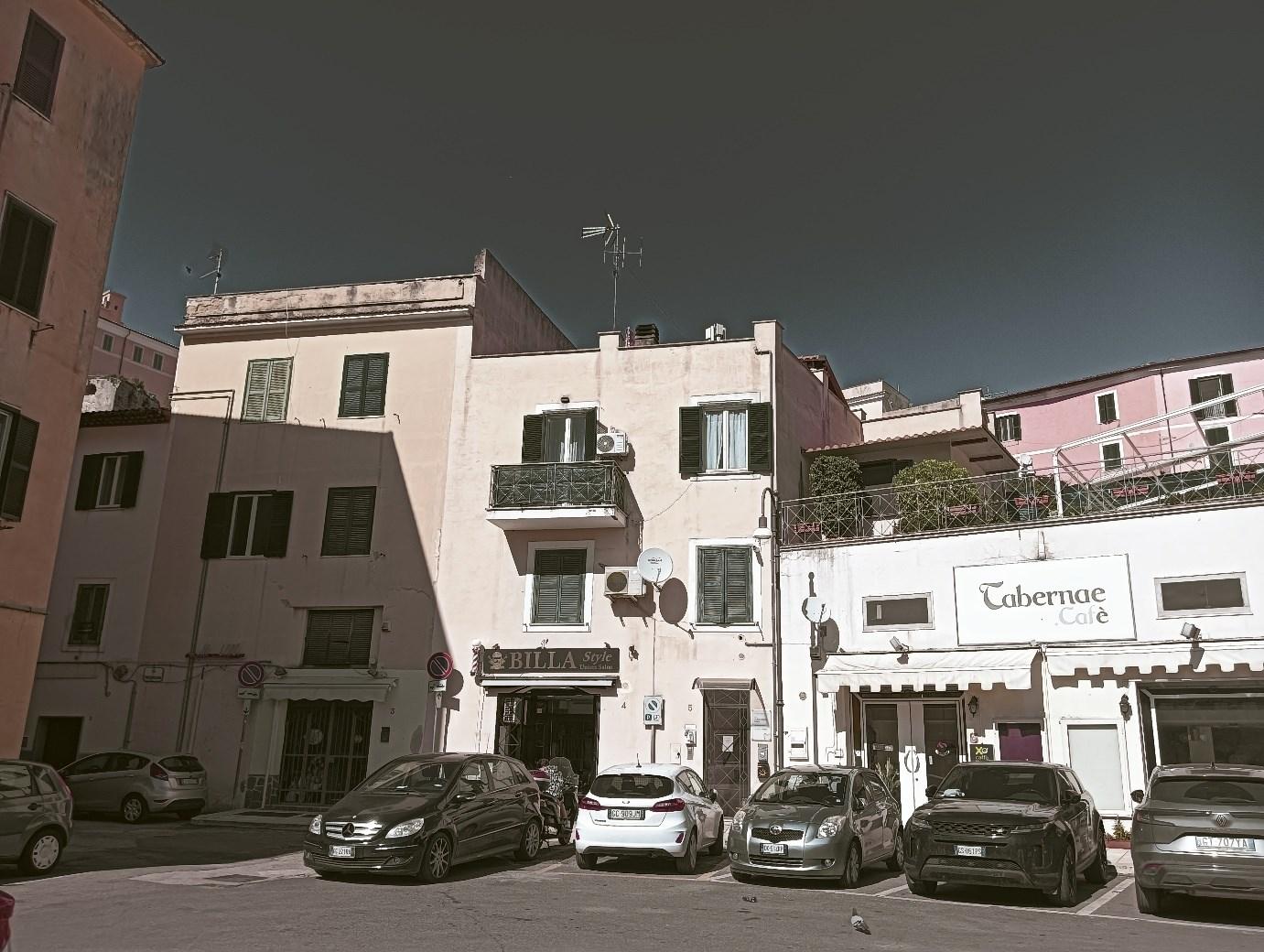 immobile appartamento all'asta in Piazza Fontanavecchia, 04019 Terracina LT, Italia Terracina, Latina - 2