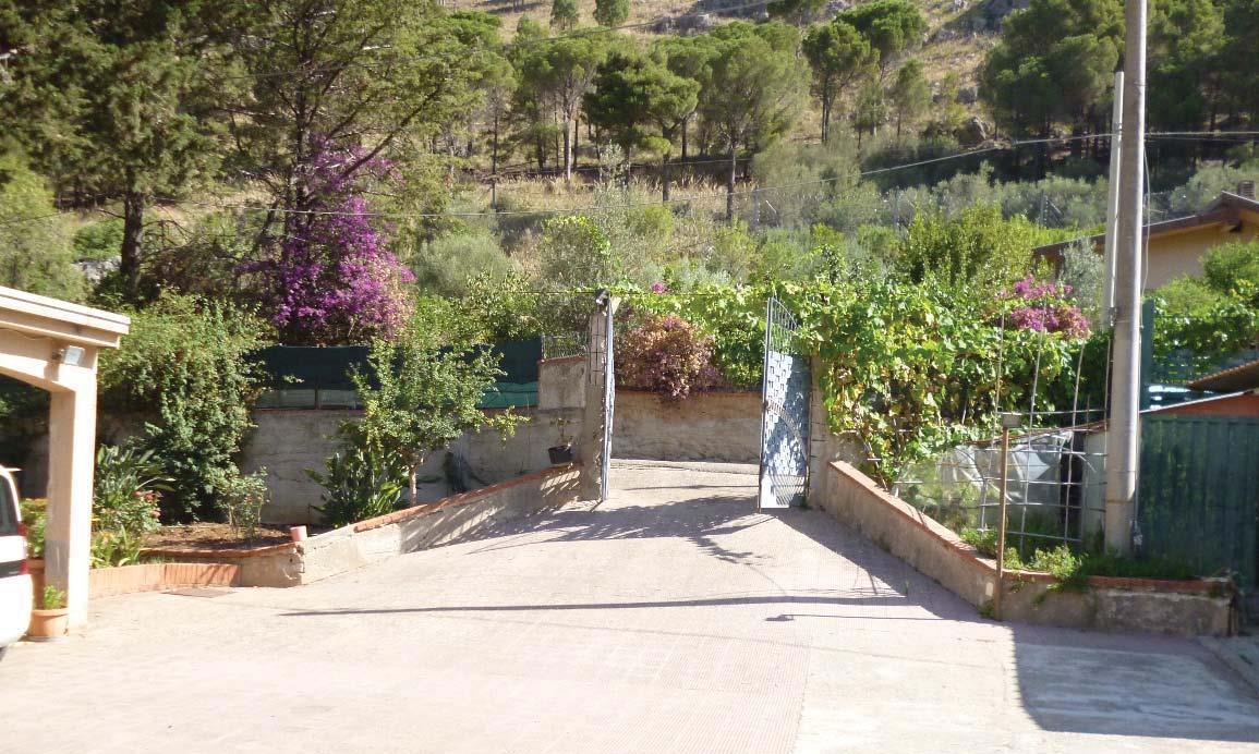 immobile villa all'asta in Via Valle di Fico, 45, 90030 Altofonte PA, Italia Altofonte, Palermo - 1