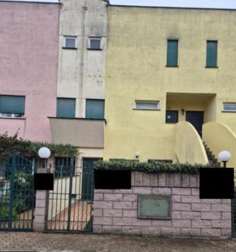 immobile appartamento all'asta in Via Martiri di Via Fani 68 - 01015 Sutri (VT) - 1