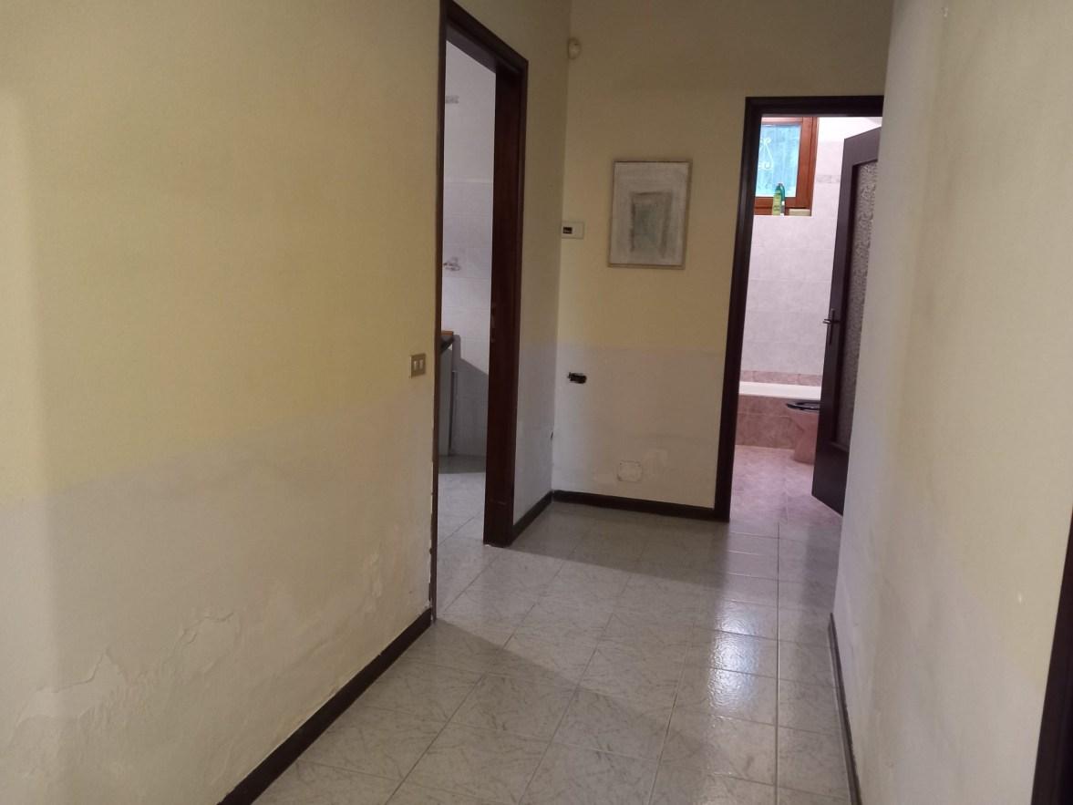 immobile appartamento all'asta in Via Roncaccio, 11, 21034 Cocquio-Trevisago VA, Italia Cocquio-Trevisago, Varese - 4