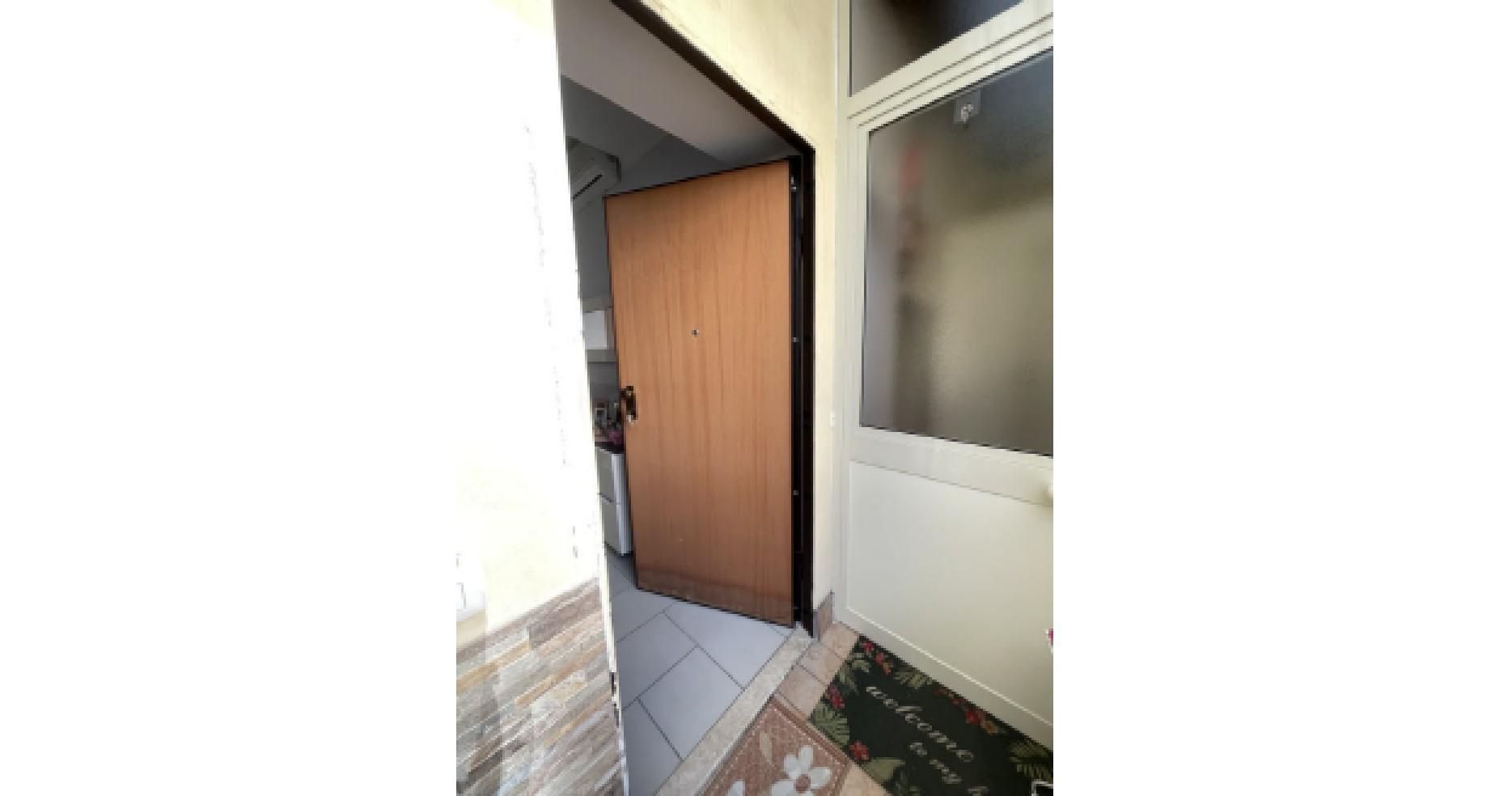 immobile appartamento all'asta in Vico II Trotti, Seconda Traversa, 5 - 80059 Torre del Greco (NA) - 1