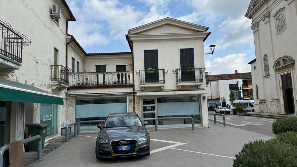 immobile appartamento all'asta in Via Piazza Umberto I 21 - 36043 Camisano Vicentino (VI) - 1