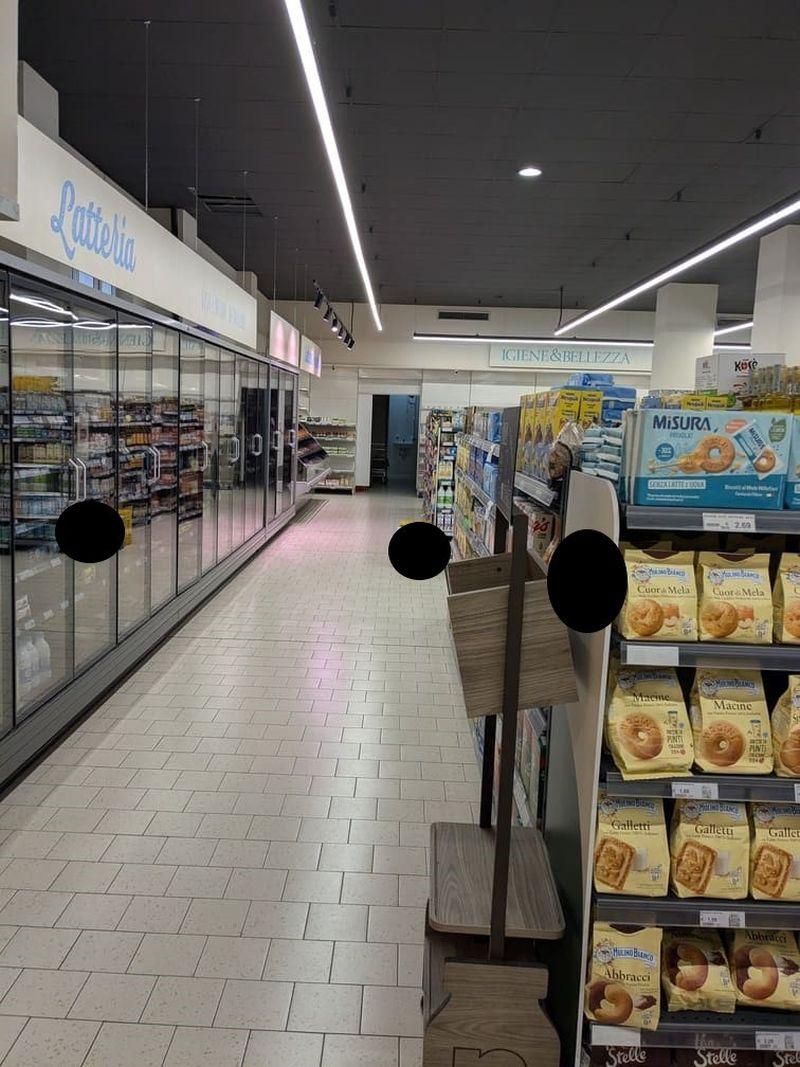 immobile attivita commerciale all'asta in Via Tenente Luigi Buonaiuto, 13-15, 84087 Sarno SA, Italia Sarno, Salerno - 1