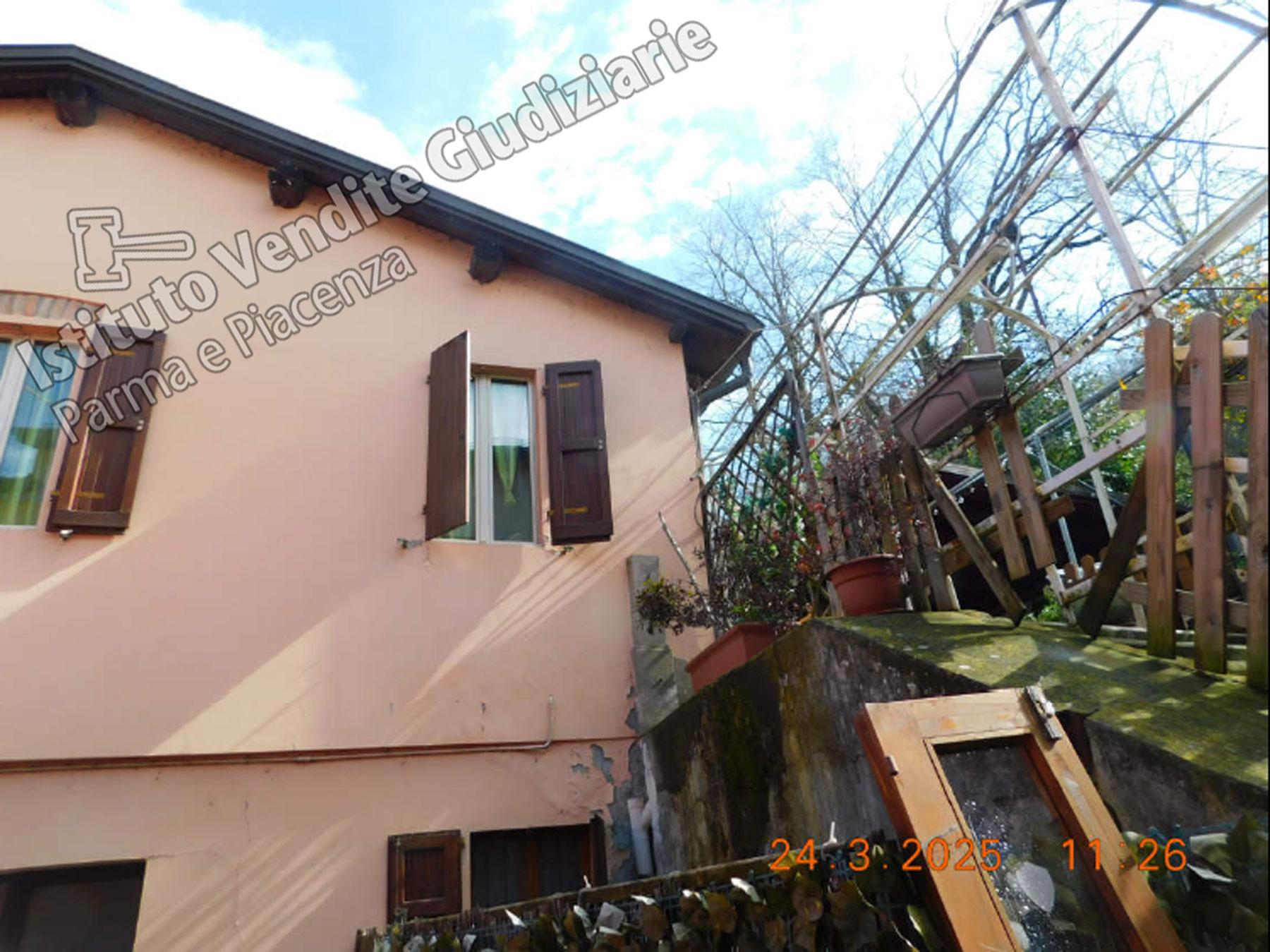 immobile appartamento all'asta in Marzolara, via Giovanni Battilocchi, 44 - 43030 Calestano (PR) - 1