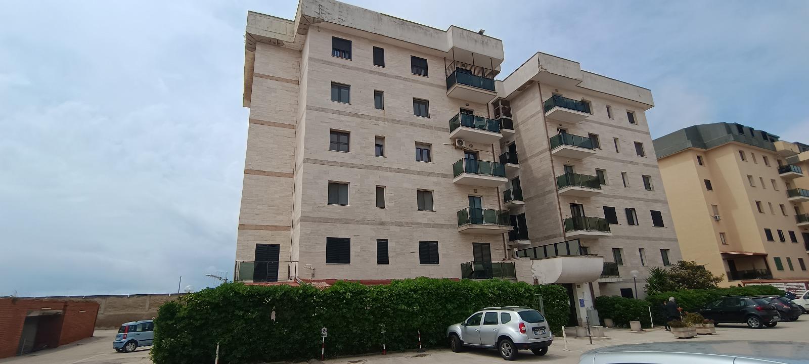 immobile appartamento all'asta in Viale dei Caprifogli snc - 81030 Castel Volturno (CE) - 2