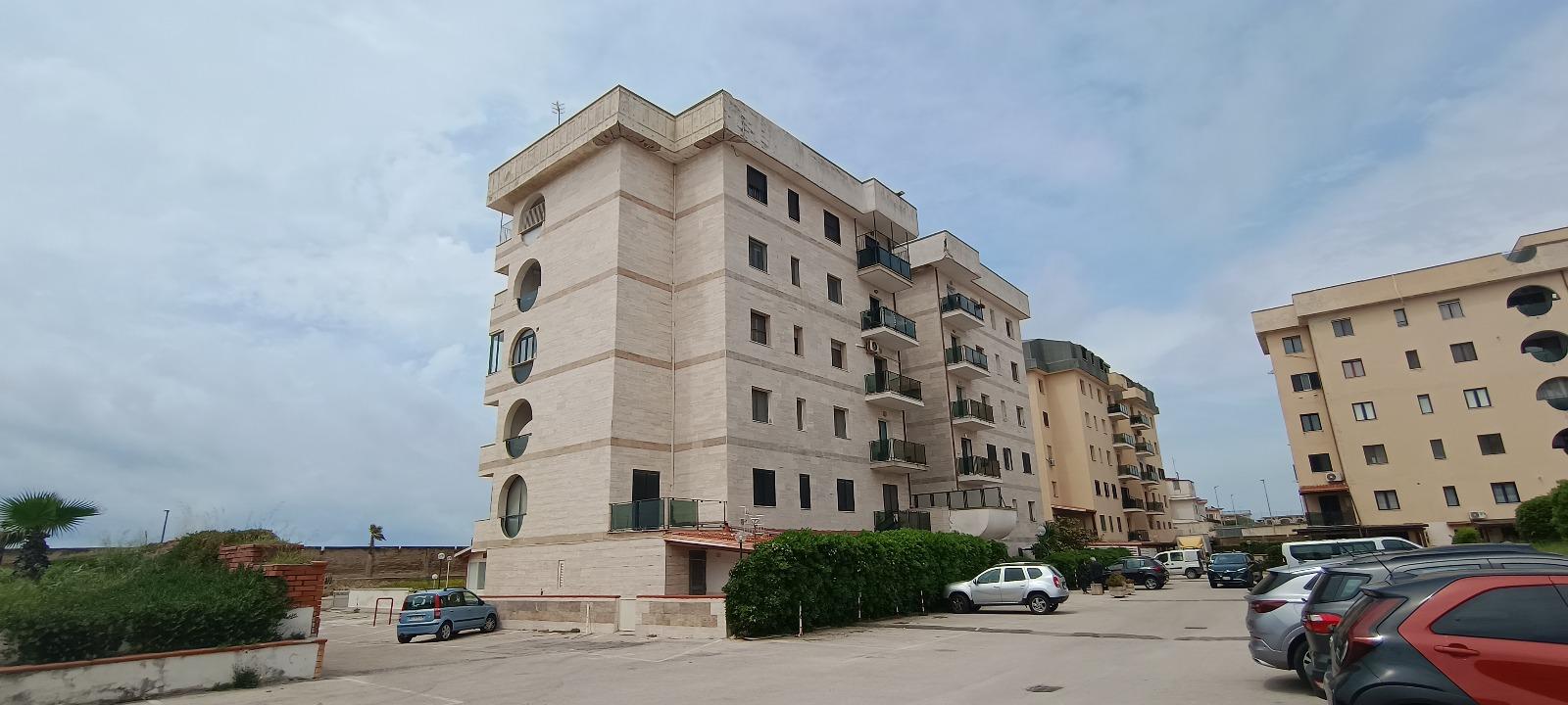 immobile appartamento all'asta in Viale dei Caprifogli snc - 81030 Castel Volturno (CE) - 4