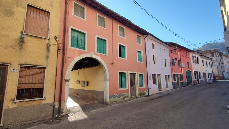 immobile appartamento all'asta in Via Valloscura 9/E - 36072 Chiampo (VI) - 1