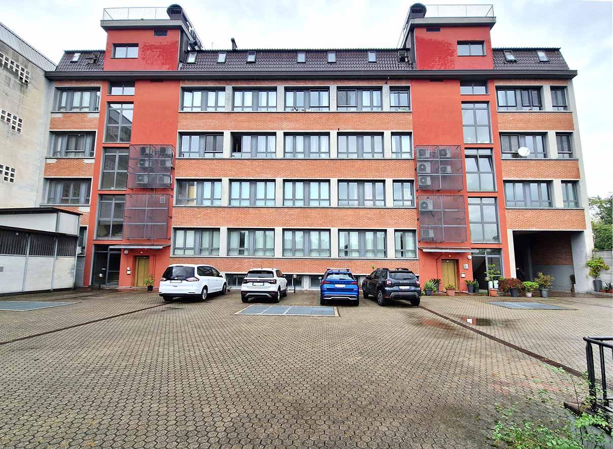 immobile attivita commerciale all'asta in Via Romualdo Bonfadini nr 40 - 20138 Milano (MI) - 1