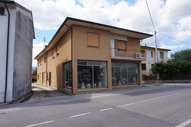 immobile appartamento all'asta in Via Molini 57-59 - 36055 Nove (VI) - 1