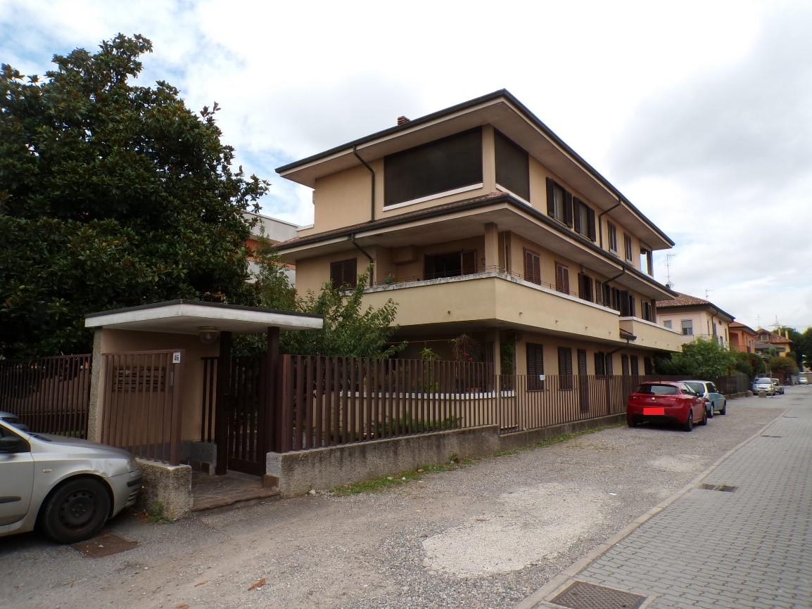 immobile appartamento all'asta in Via cesare Battisti n 46 - 20017 Rho (MI) - 1