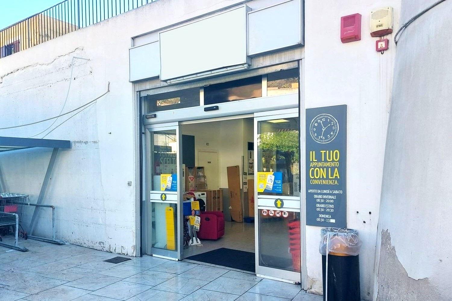 immobile attivita commerciale all'asta in Via San Vincenzo, Canneto, 98050 Lipari ME, Italia - 98055 Lipari (ME) - 1