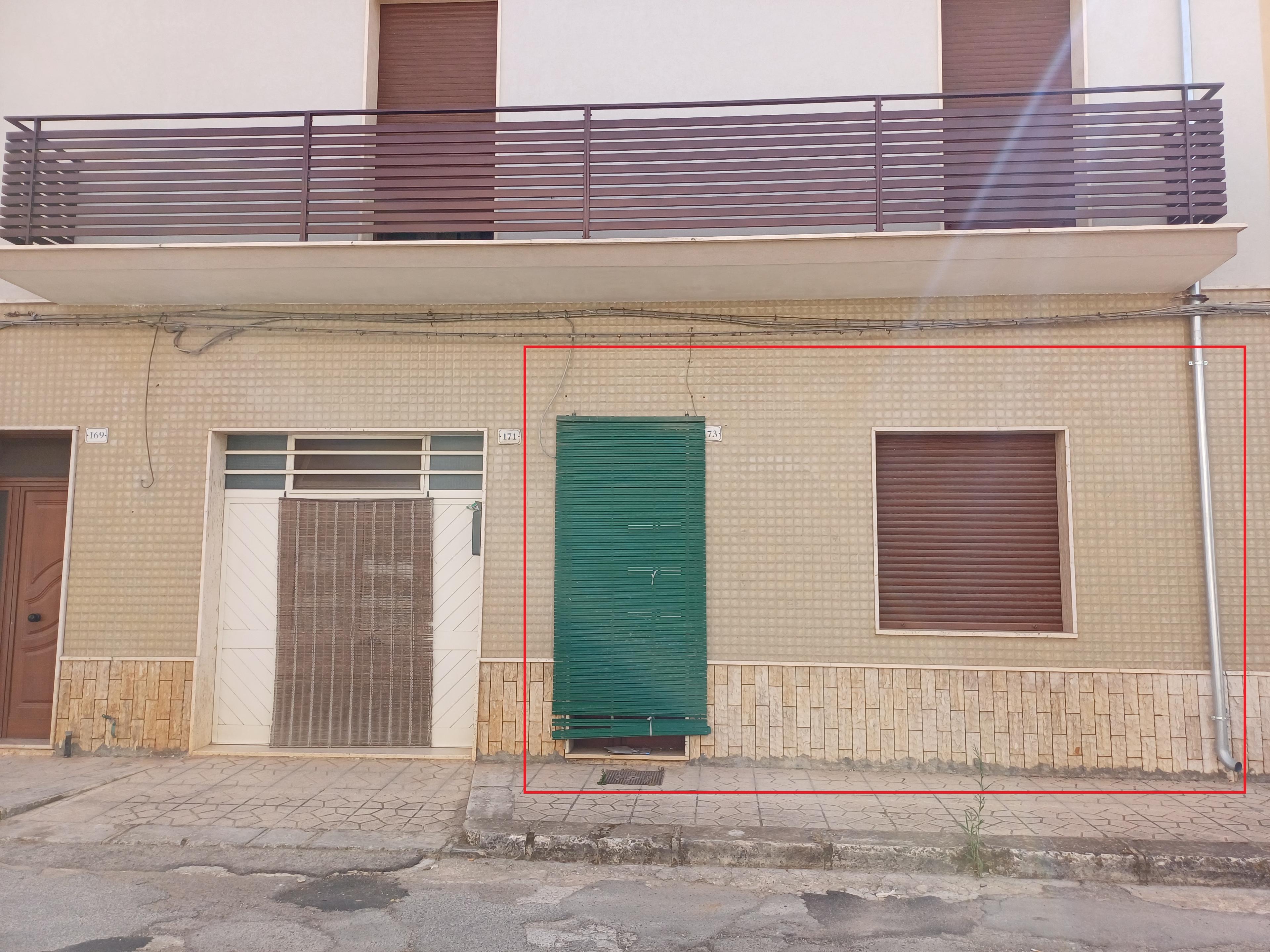 immobile appartamento all'asta in Via Martiri della Libertà, 137, 72022 Latiano BR, Italia Latiano, Brindisi - 1