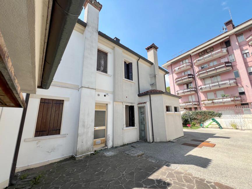 immobile villa all'asta in Via Nazario Sauro, 3 - 30027 San Donà di Piave (VE) - 2