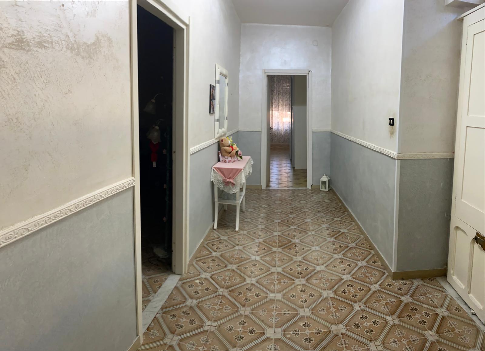 immobile appartamento all'asta in Vico Rosselli, 22, 80058 Torre Annunziata NA, Italia Torre Annunziata, Napoli - 1