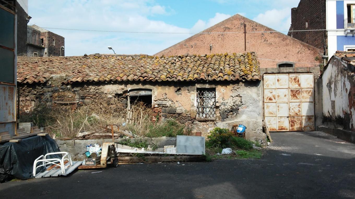 immobile appartamento all'asta in via Ignazio Castone 33 35 37 - 95121 Catania (CT) - 3