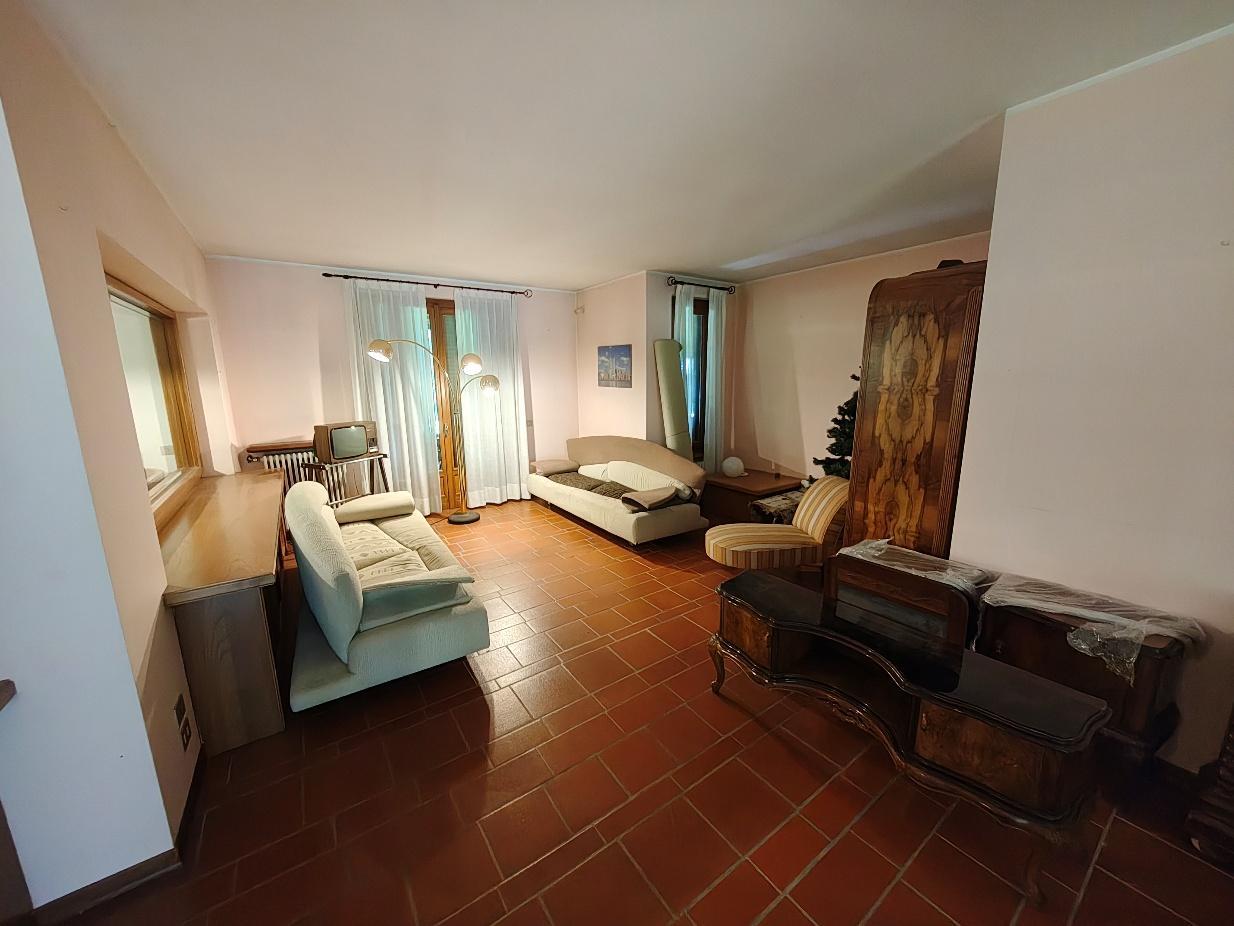 immobile attivita commerciale all'asta in Sez Maccio - Via Tevere 24 - 22079 Villa Guardia (CO) - 5