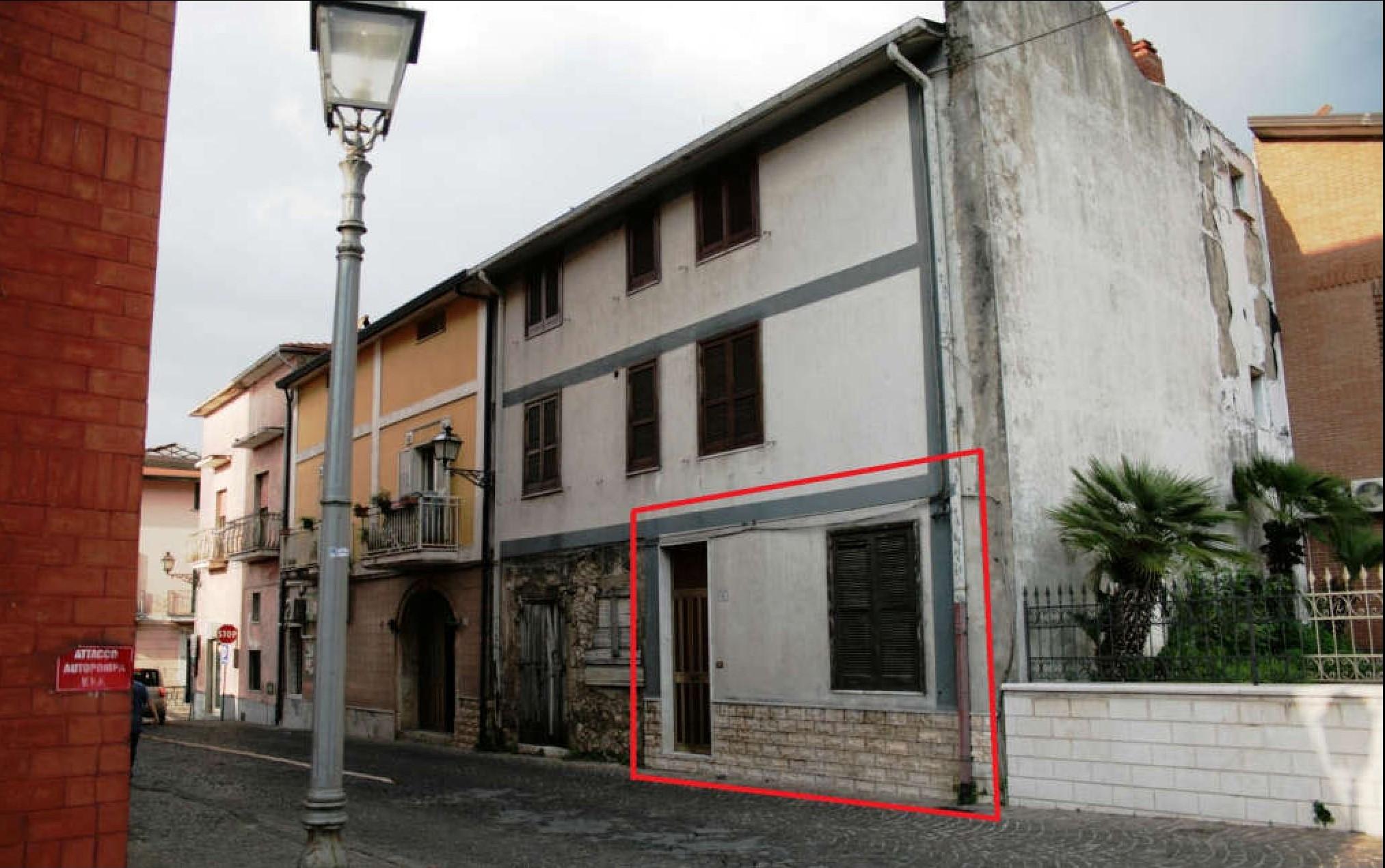 immobile appartamento all'asta in Via dei Monti n 5 - 83012 Cervinara (AV) - 1