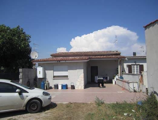 immobile villa all'asta in Via Tagliavini n 2 - 04100 Aprilia (LT) - 3