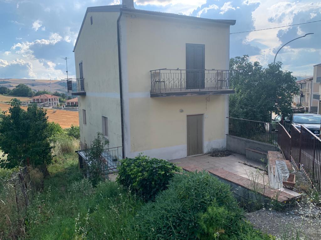 immobile appartamento all'asta in Via Circonvallazione destra snc - 83041 Aquilonia (AV) - 2