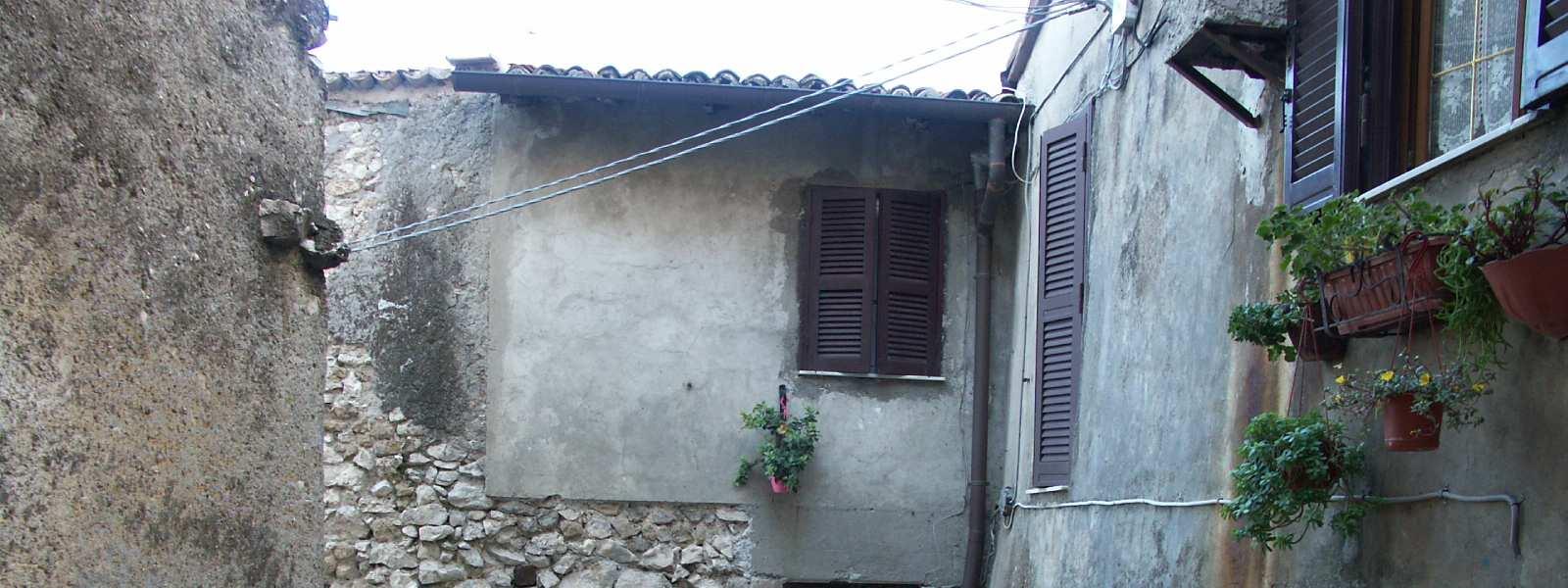 immobile appartamento all'asta in Via Vittorio Emanuele n 71-73 - 00031 Artena (RM) - 1