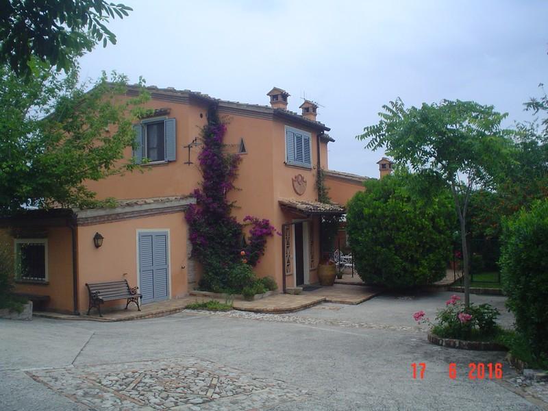 immobile villa all'asta in FRAZIONE VILLA ROMITA - 64100 Teramo (TE) - 1