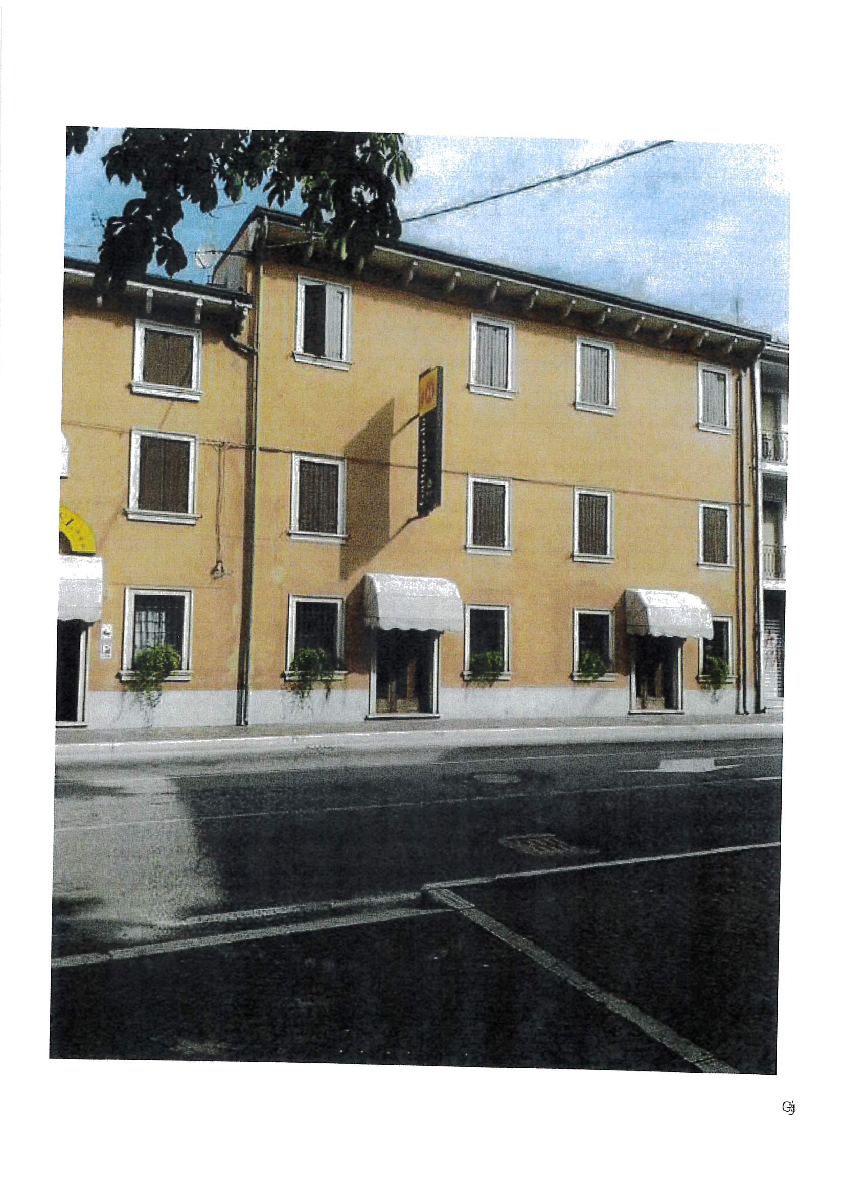 immobile hotel - albergo all'asta in località Dossobuono, Via Cavour n 19, con ingresso dal civico n 17 - 37062 Villafranca di Verona (VR) - 1